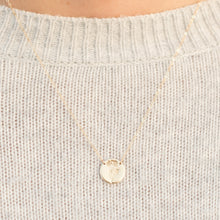 Load image into Gallery viewer, Birth Flower Necklace