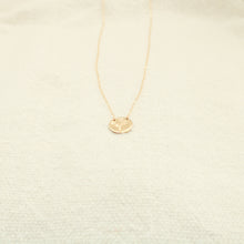 Load image into Gallery viewer, Birth Flower Necklace